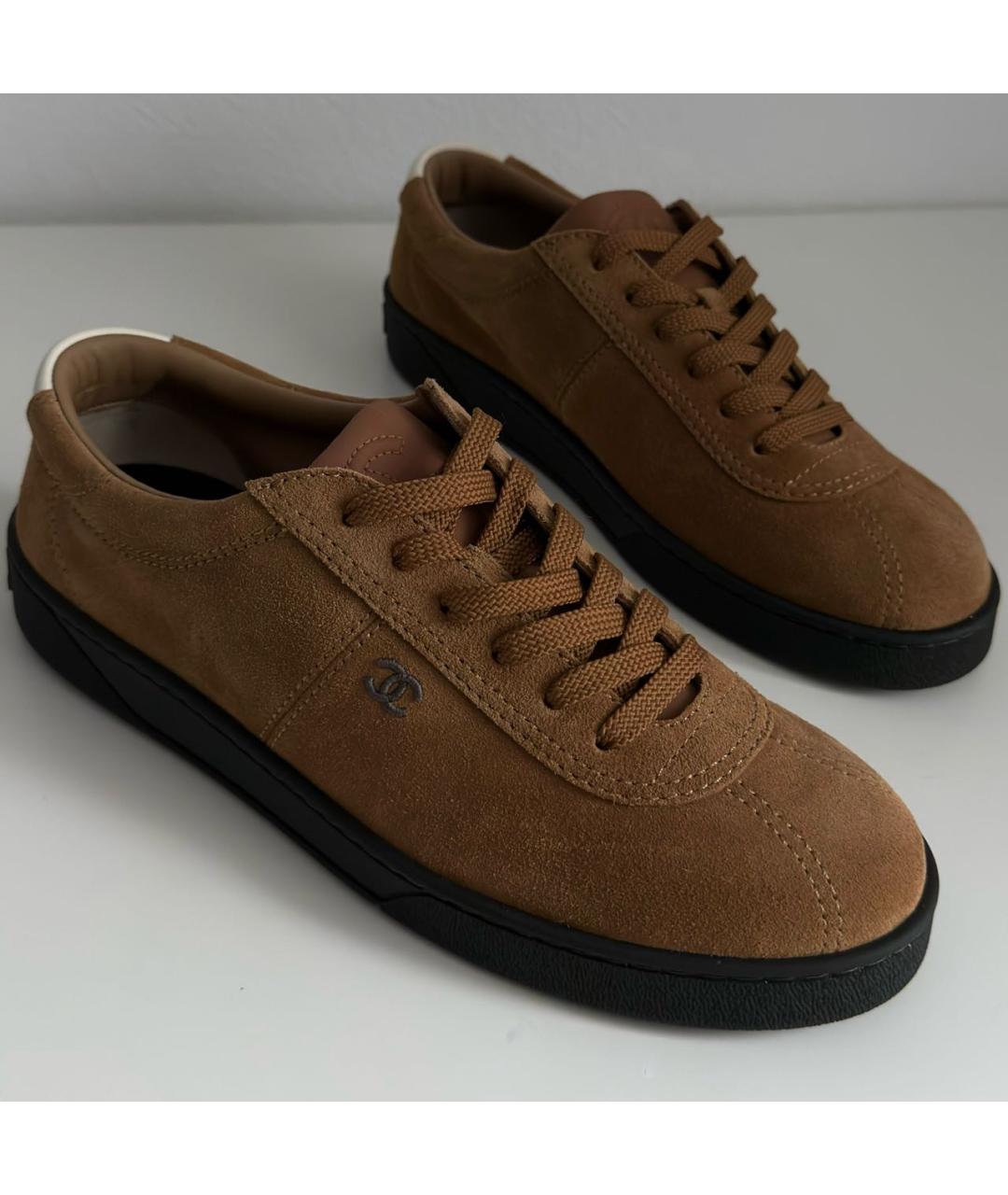 CHANEL Коричневые замшевые кеды, фото 5