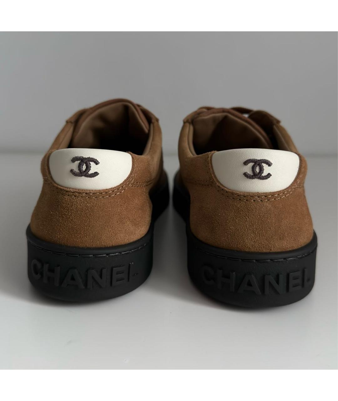 CHANEL Коричневые замшевые кеды, фото 4