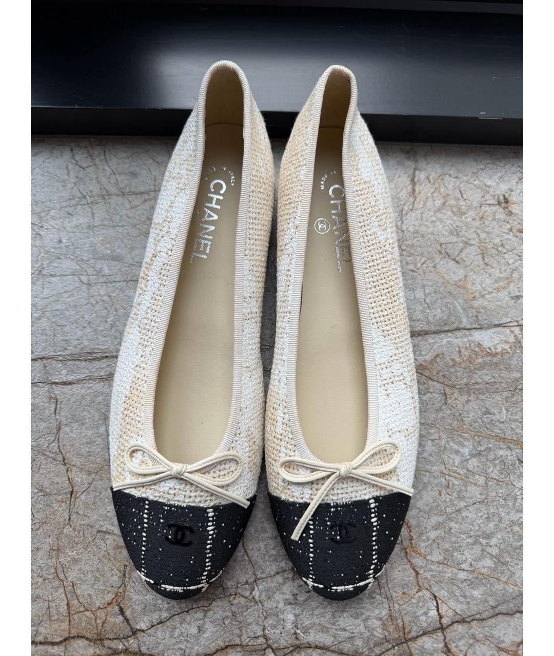 CHANEL Бежевые текстильные балетки, фото 3