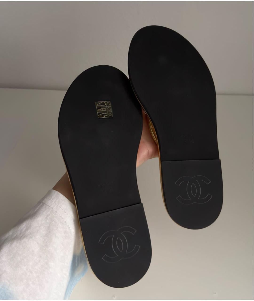 CHANEL Золотые кожаные шлепанцы, фото 6