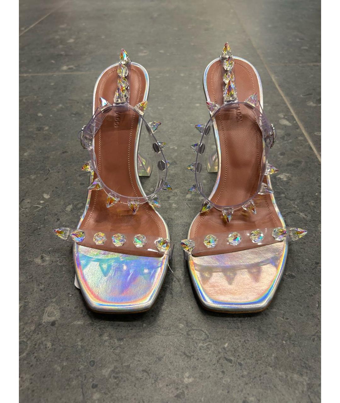 Amina Muaddi Серебряные кожаные босоножки, фото 2