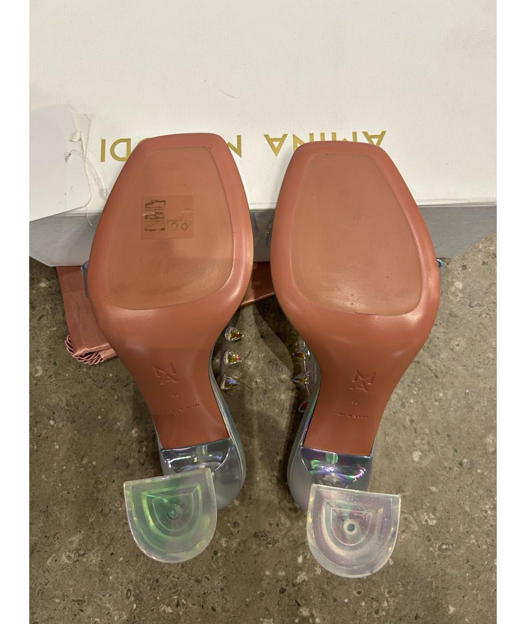 Amina Muaddi Серебряные кожаные босоножки, фото 8