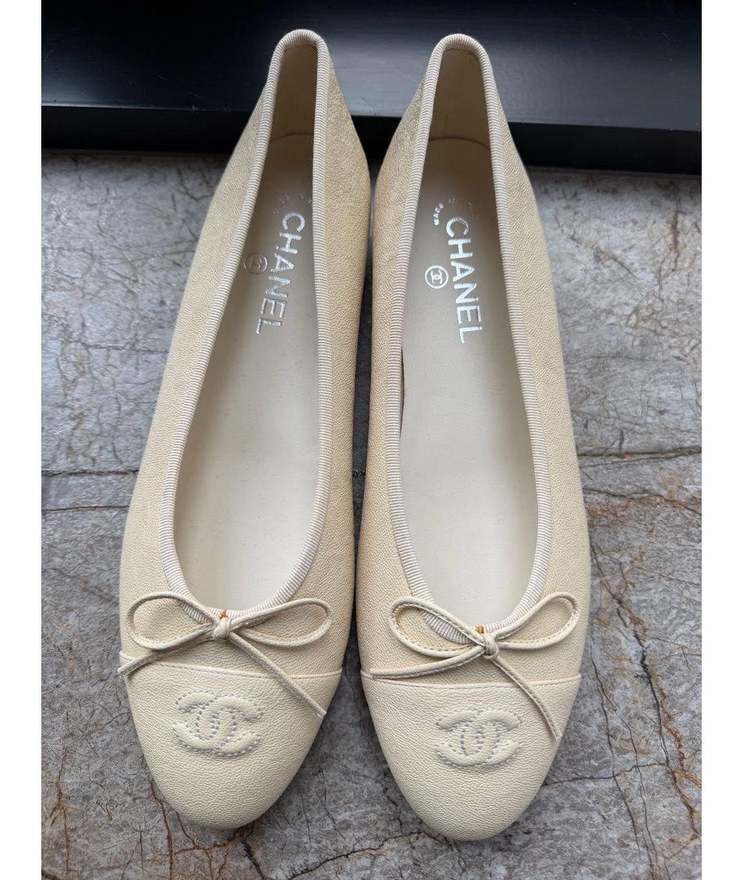 CHANEL Бежевые кожаные балетки, фото 3