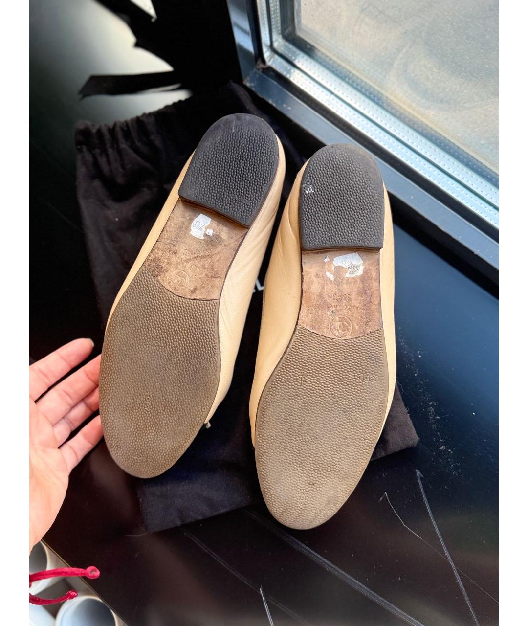 CHANEL Бежевые кожаные балетки, фото 6
