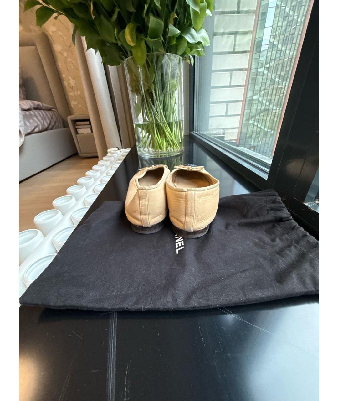 CHANEL Бежевые кожаные балетки, фото 4