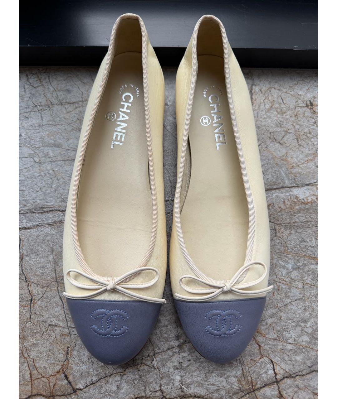 CHANEL Бежевые кожаные балетки, фото 3