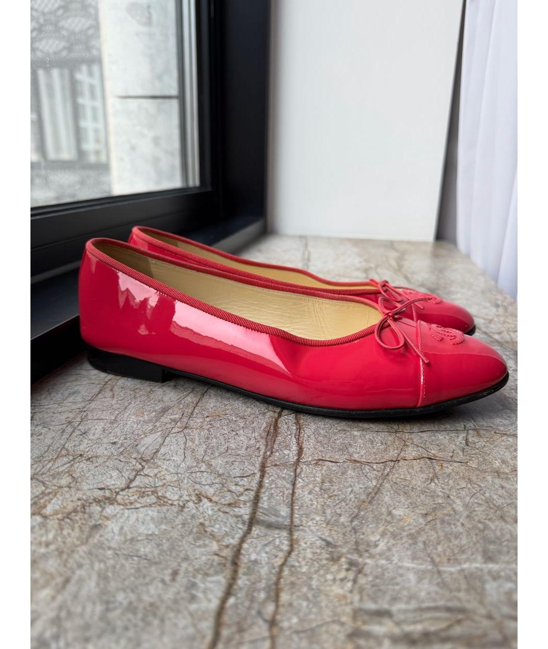 CHANEL Красные балетки из лакированной кожи, фото 8