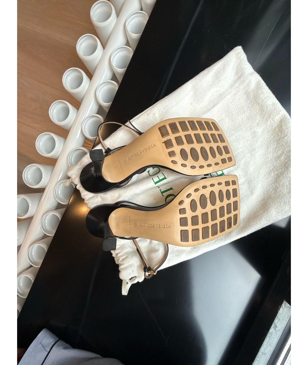 BOTTEGA VENETA Черные кожаные босоножки, фото 6