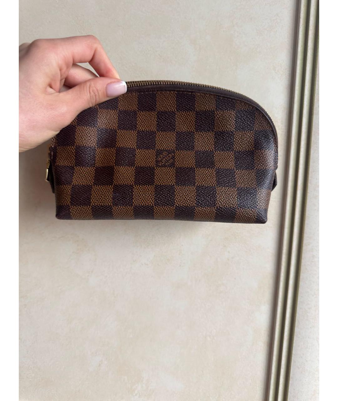 LOUIS VUITTON Коричневая косметичка, фото 5