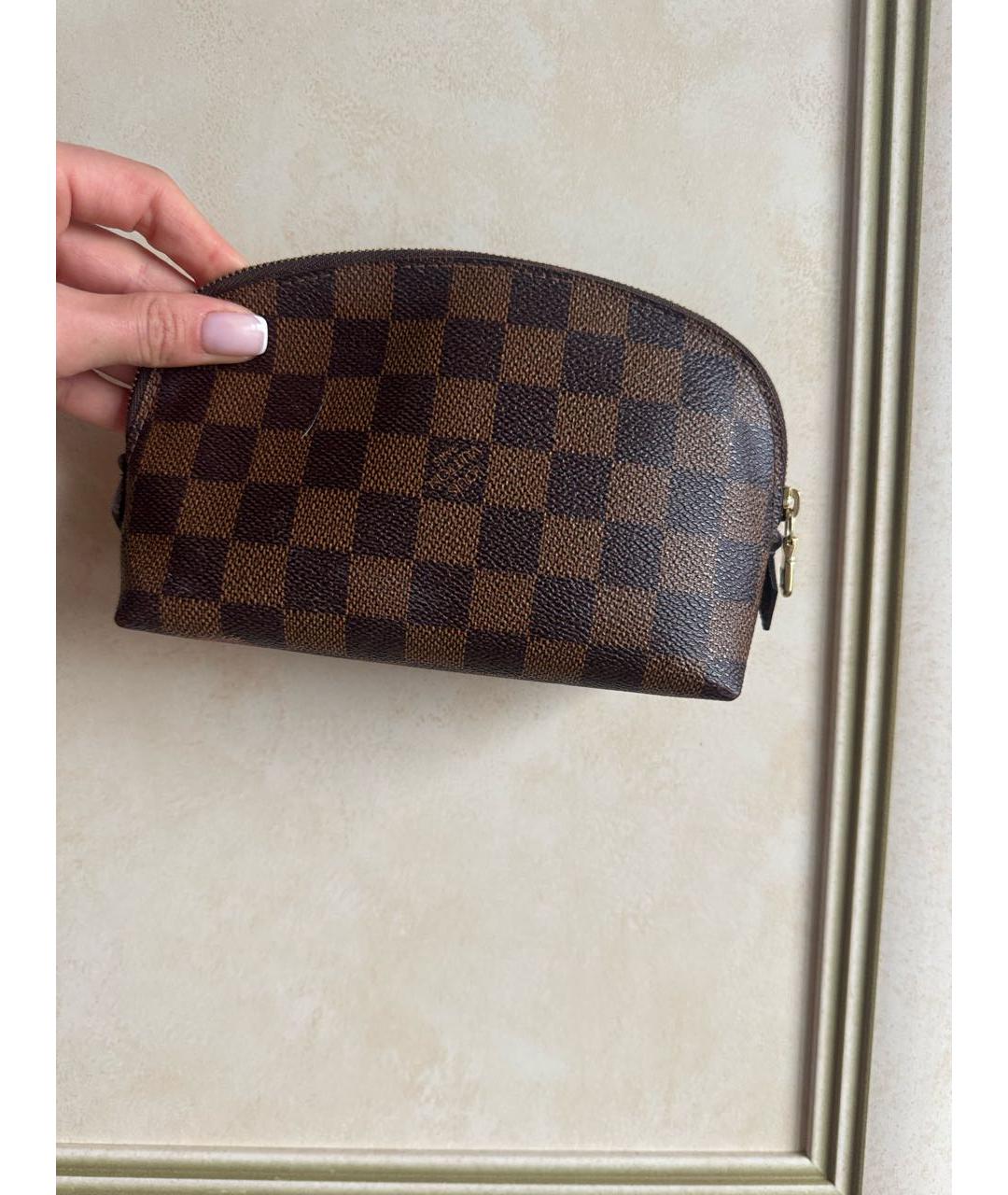 LOUIS VUITTON Коричневая косметичка, фото 5