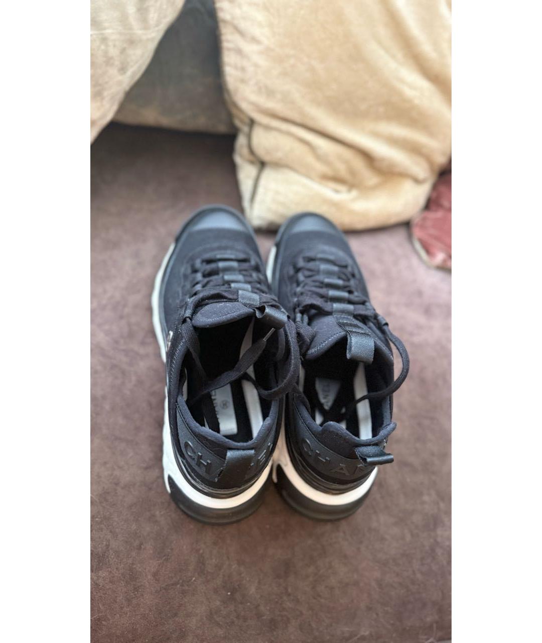 CHANEL Черные замшевые низкие кроссовки / кеды, фото 3