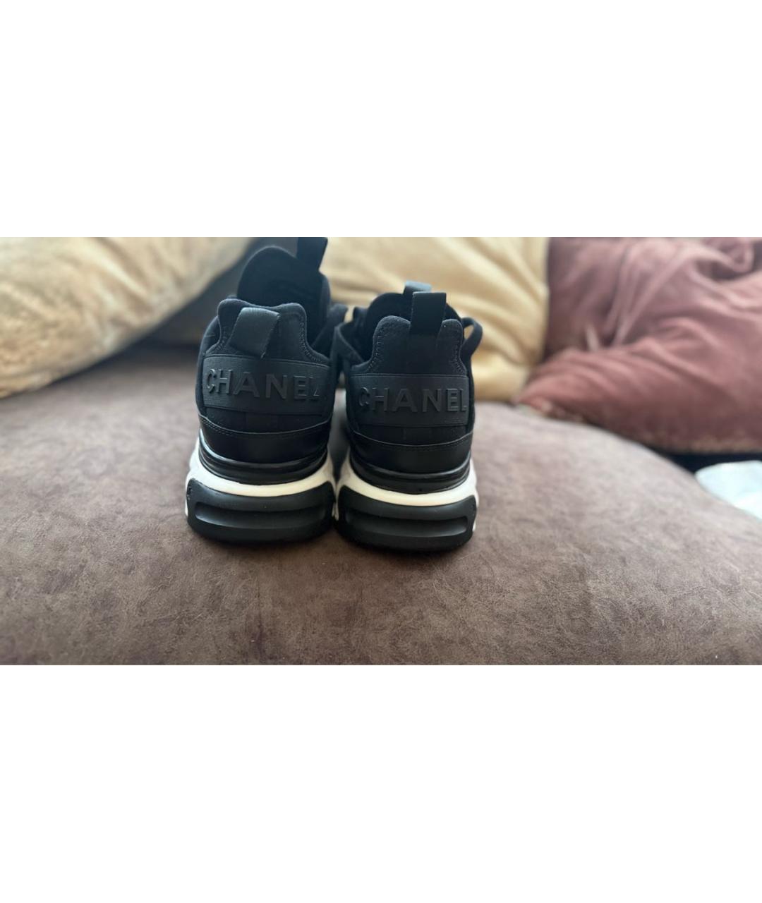 CHANEL Черные замшевые низкие кроссовки / кеды, фото 4