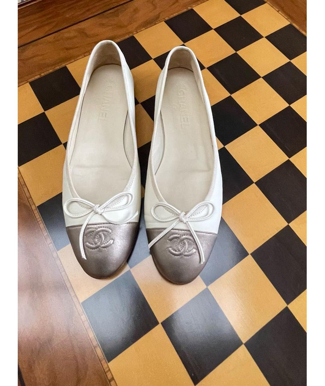 CHANEL Бежевые кожаные балетки, фото 2