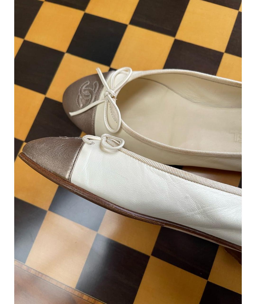 CHANEL Бежевые кожаные балетки, фото 6