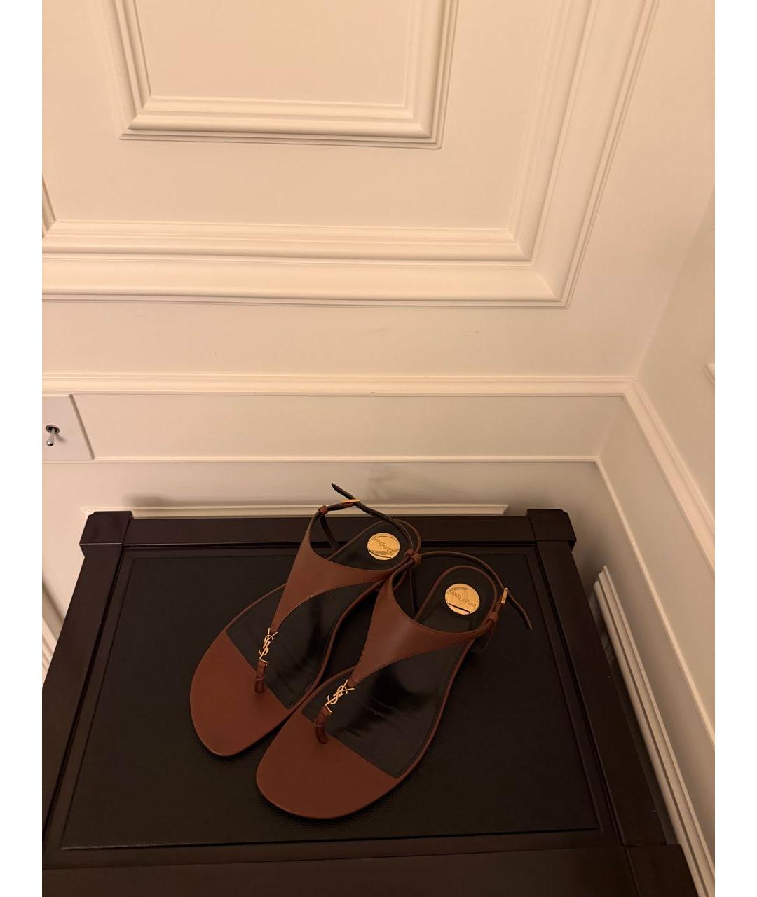 SAINT LAURENT Коричневые кожаные сандалии, фото 2
