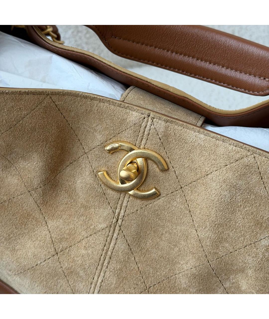 CHANEL Бежевая замшевая сумка через плечо, фото 7