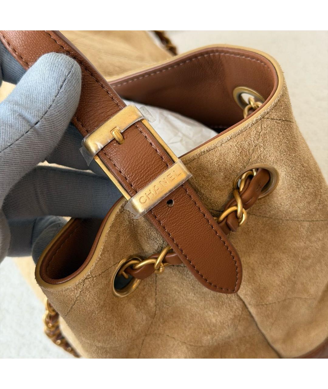 CHANEL Бежевая замшевая сумка через плечо, фото 5
