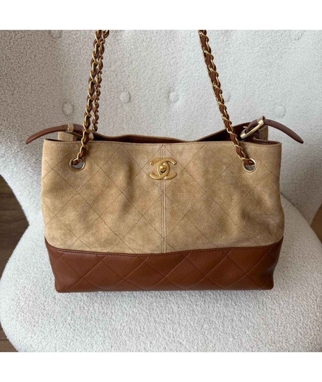 CHANEL Бежевая замшевая сумка через плечо, фото 3