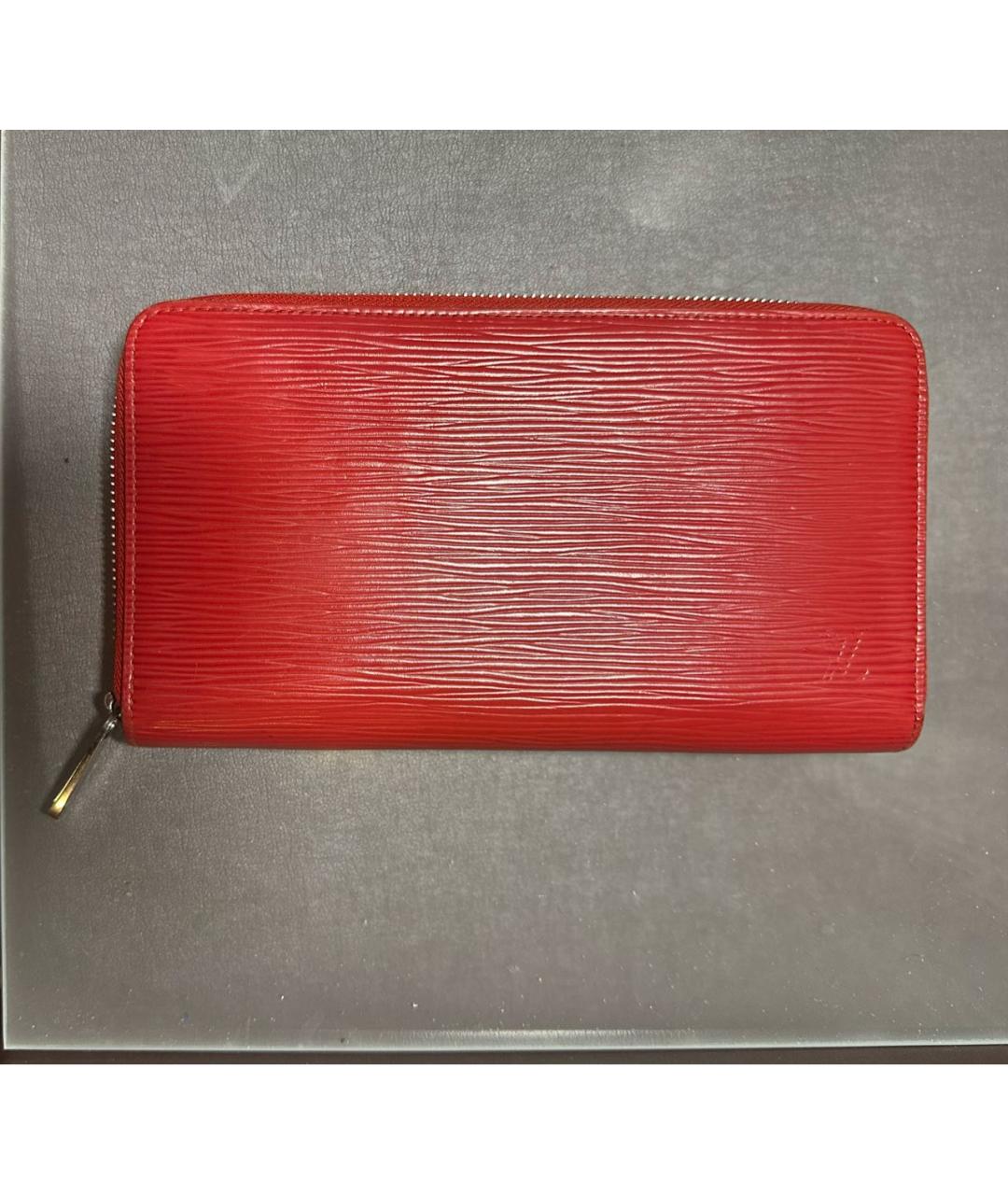 LOUIS VUITTON Красный кожаный кошелек, фото 3