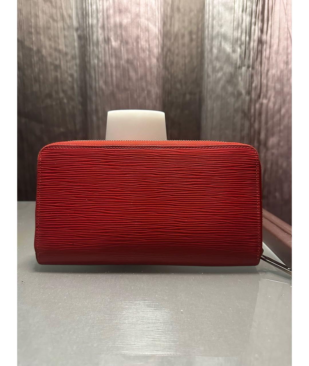 LOUIS VUITTON Красный кожаный кошелек, фото 9