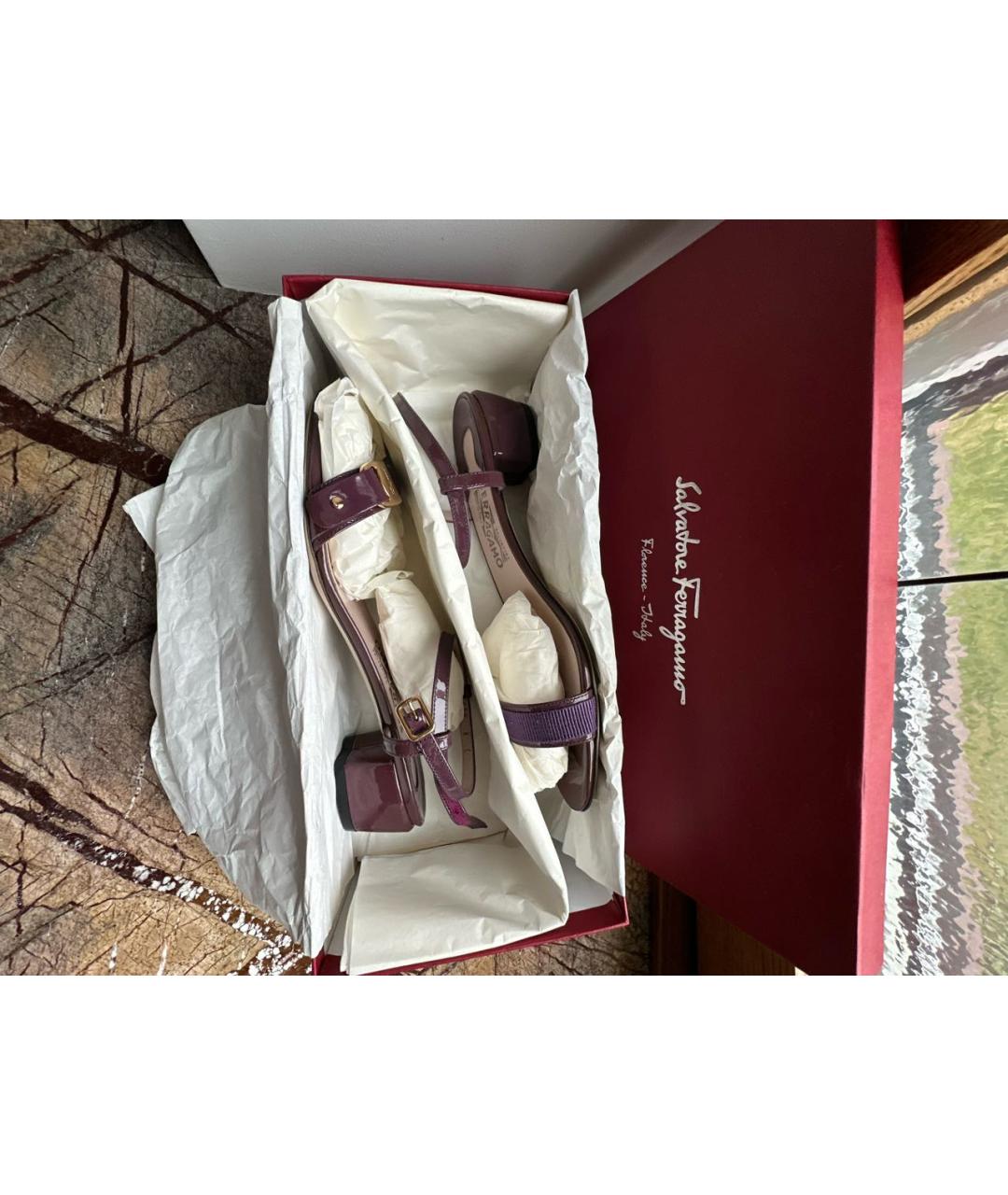 FERRAGAMO Фиолетовые босоножки из лакированной кожи, фото 7