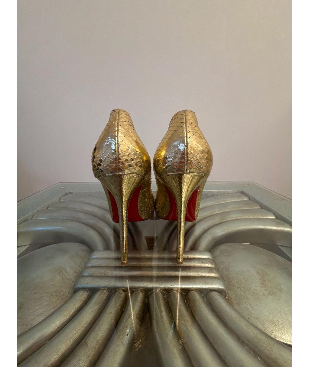 CHRISTIAN LOUBOUTIN Золотые туфли из экзотической кожи, фото 4