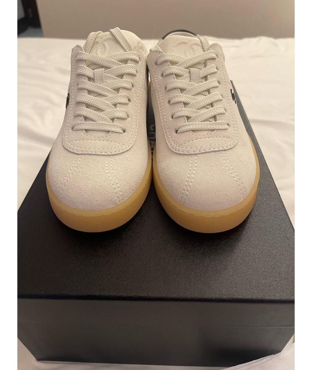 CHANEL Бежевые замшевые кеды, фото 2