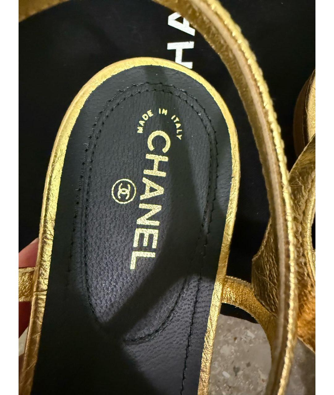 CHANEL Золотые кожаные сандалии, фото 8