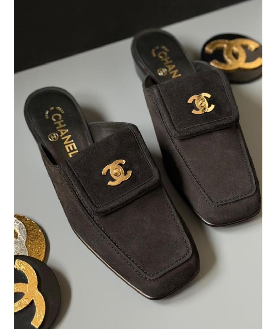 CHANEL Черные замшевые мюли, фото 3