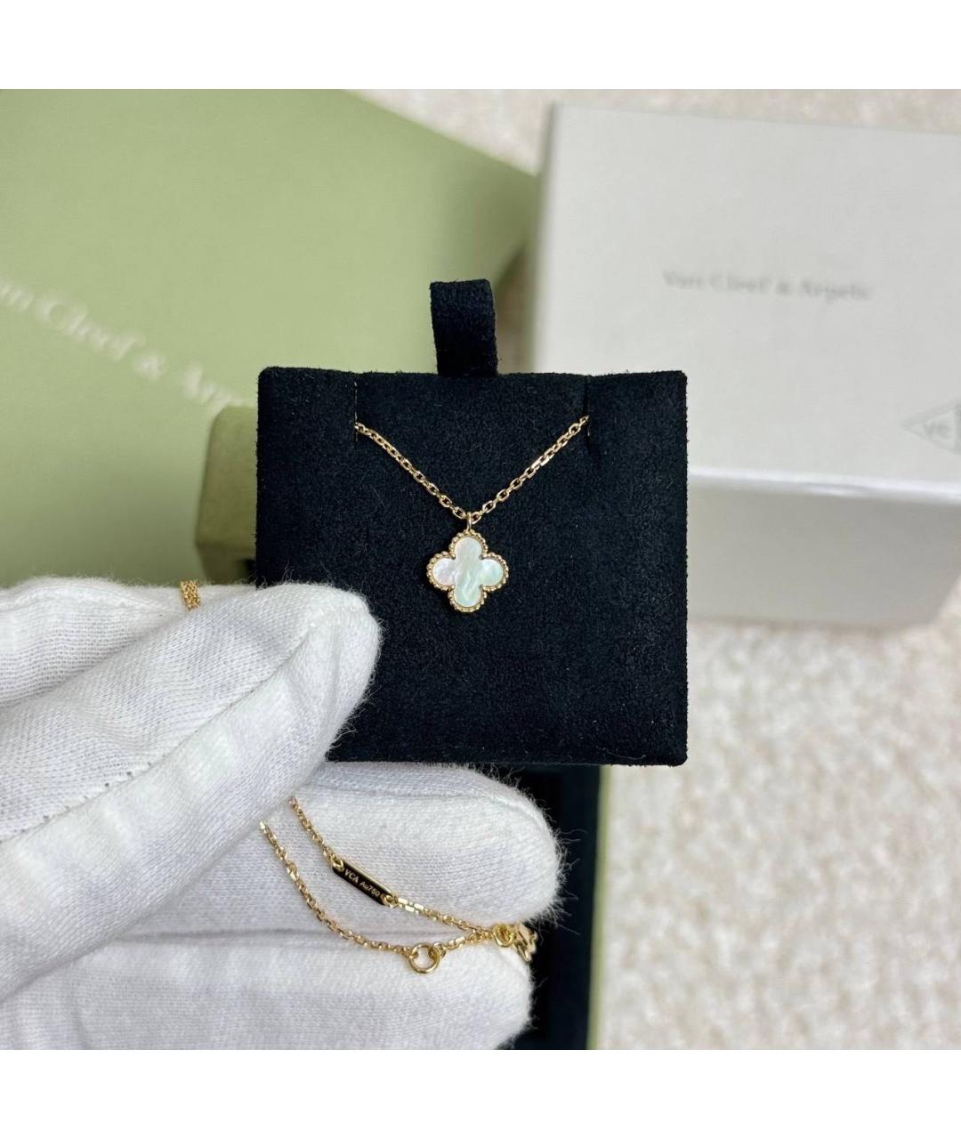 VAN CLEEF & ARPELS Белая подвеска из желтого золота, фото 2