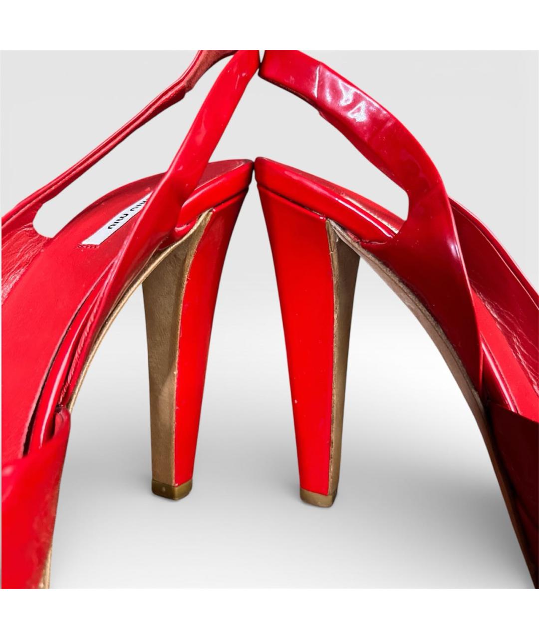MIU MIU Красные босоножки из лакированной кожи, фото 8