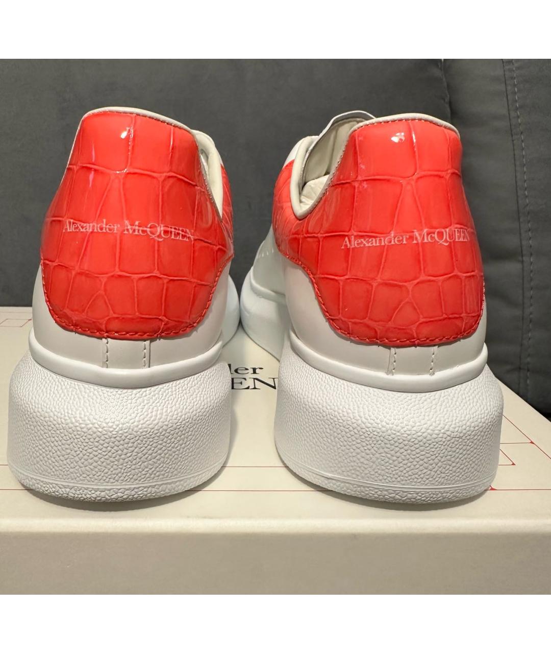 ALEXANDER MCQUEEN Белые кожаные кроссовки, фото 4