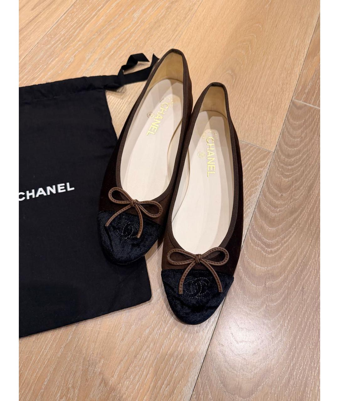 CHANEL Коричневые бархатные балетки, фото 2