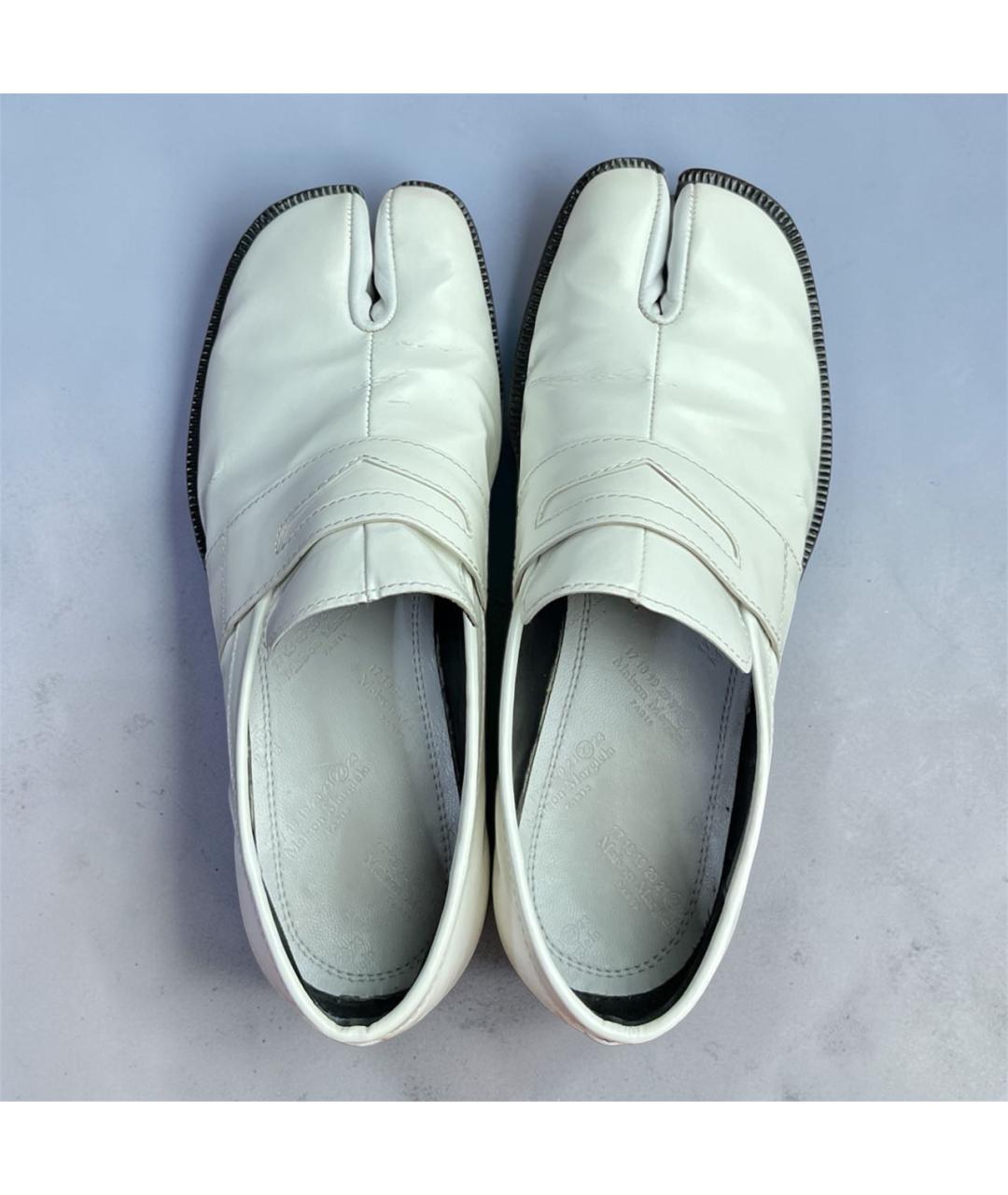 MAISON MARGIELA Белые лоферы из лакированной кожи, фото 3
