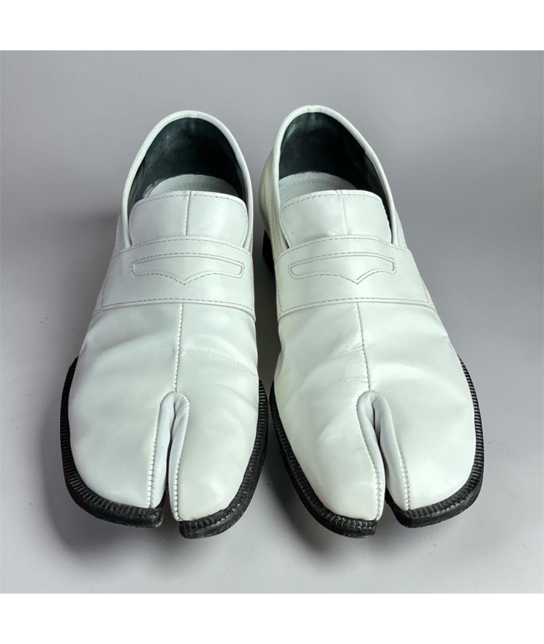 MAISON MARGIELA Белые лоферы из лакированной кожи, фото 2