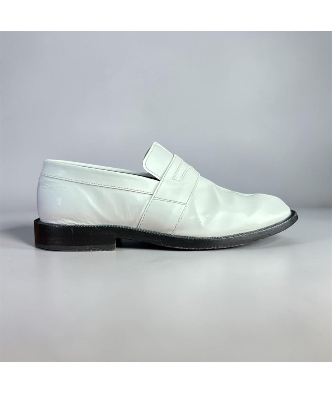MAISON MARGIELA Белые лоферы из лакированной кожи, фото 9