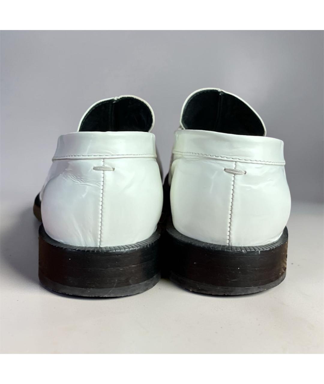 MAISON MARGIELA Белые лоферы из лакированной кожи, фото 4