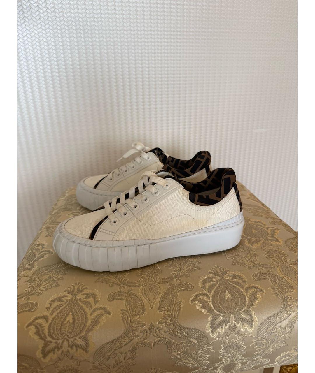 FENDI Белые текстильные кеды, фото 3