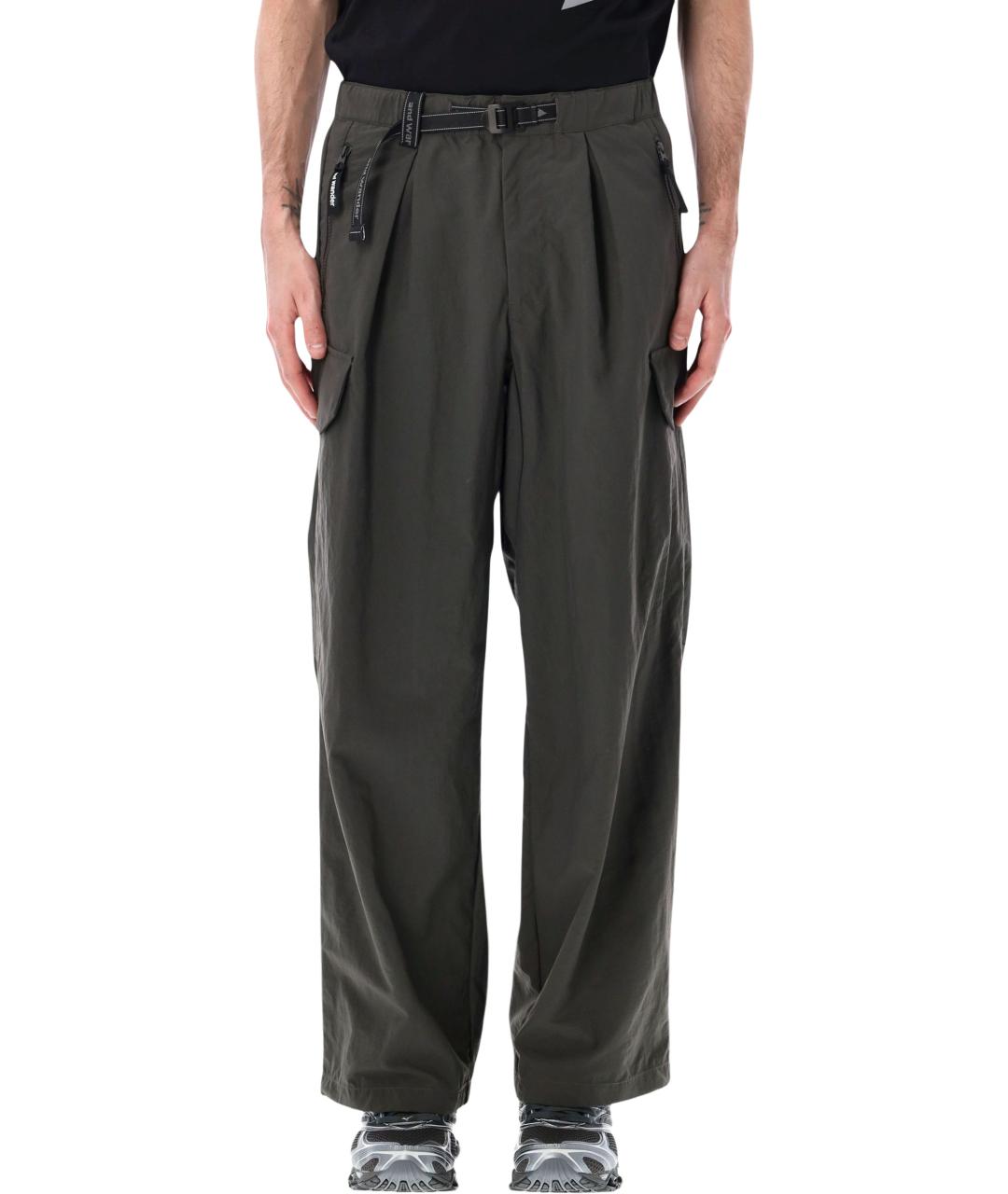 AND WANDER Серые полиамидовые повседневные брюки, фото 1