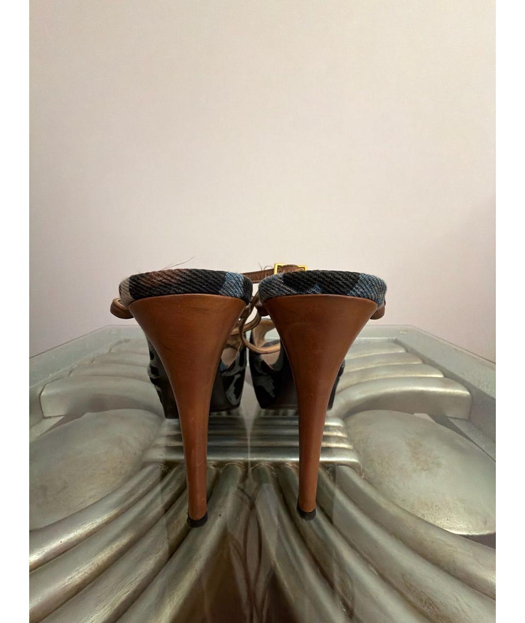 STUART WEITZMAN Темно-синие текстильные босоножки, фото 4