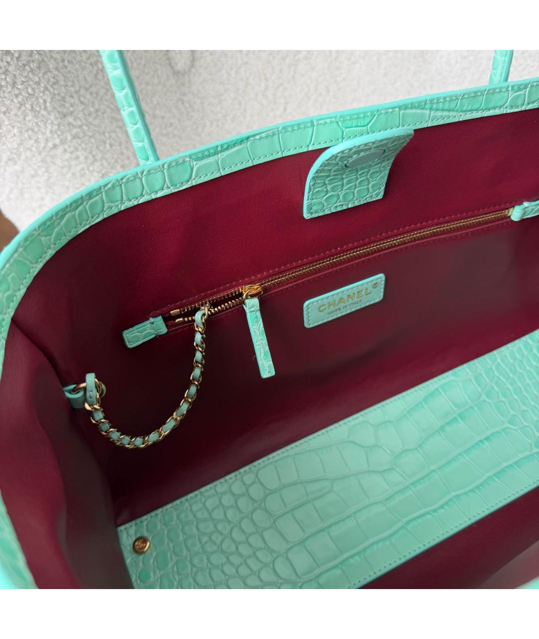 CHANEL Бирюзовая кожаная сумка с короткими ручками, фото 7