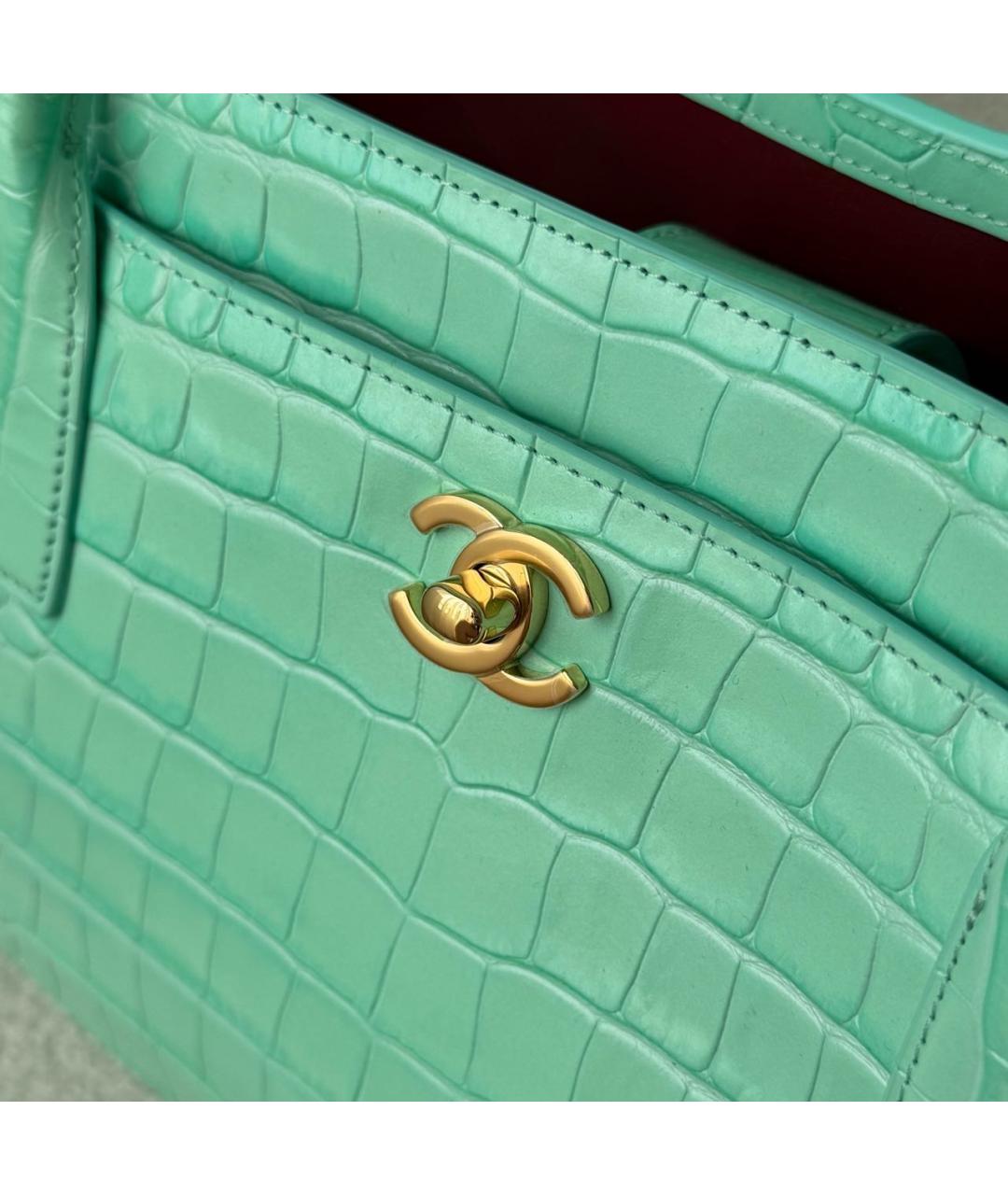 CHANEL Бирюзовая кожаная сумка с короткими ручками, фото 4