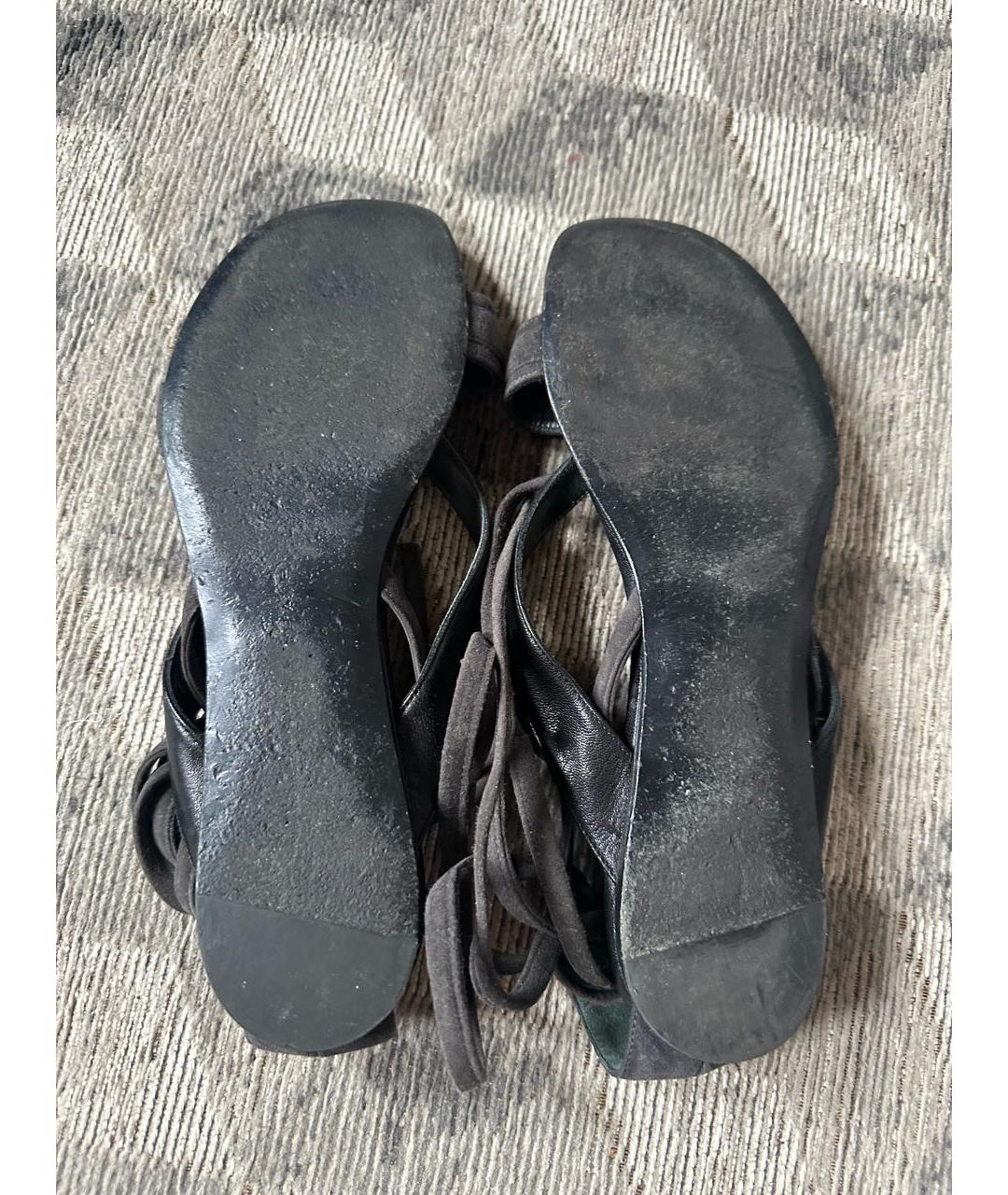 BARBARA BUI Черные нубуковые босоножки, фото 5