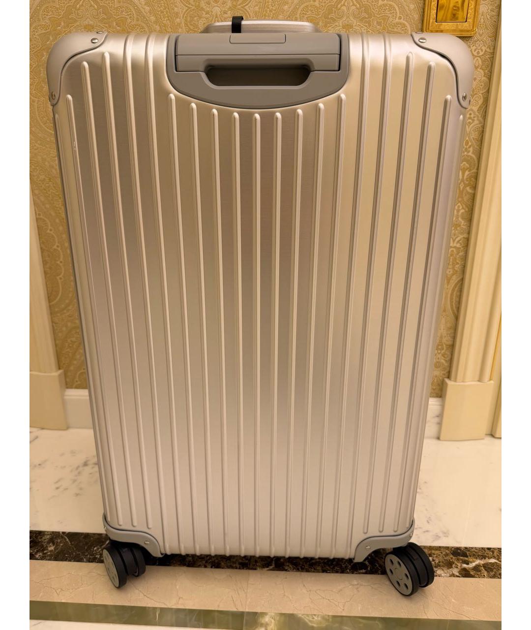 Rimowa Серебрянный чемодан, фото 5