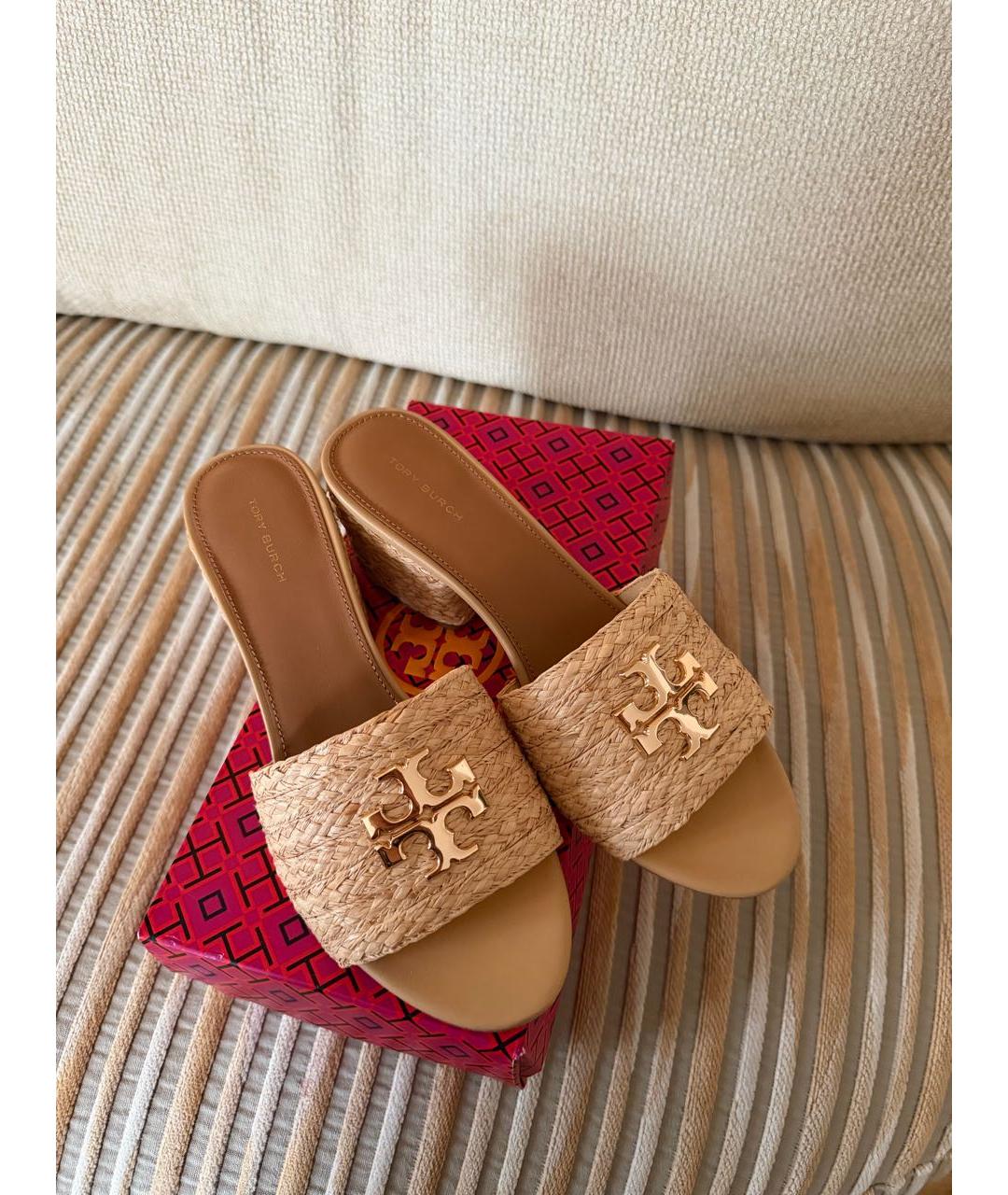 TORY BURCH Бежевые босоножки, фото 7