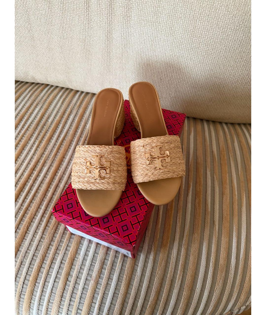 TORY BURCH Бежевые босоножки, фото 2