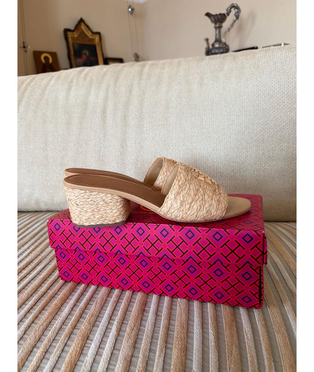 TORY BURCH Бежевые босоножки, фото 9