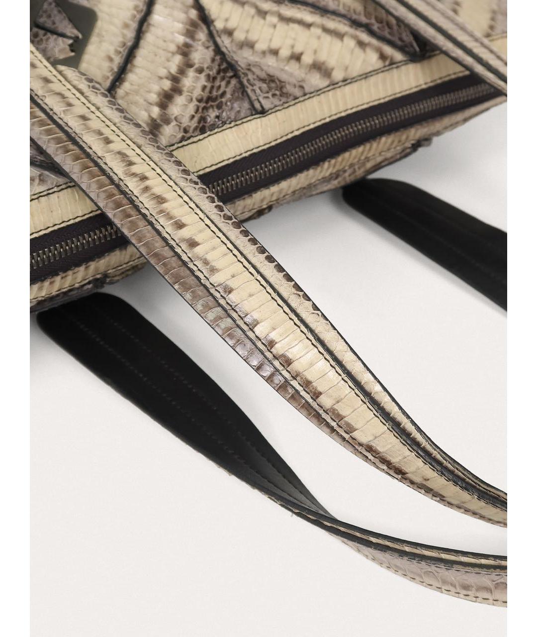 FERRAGAMO Серая сумка тоут из экзотической кожи, фото 7