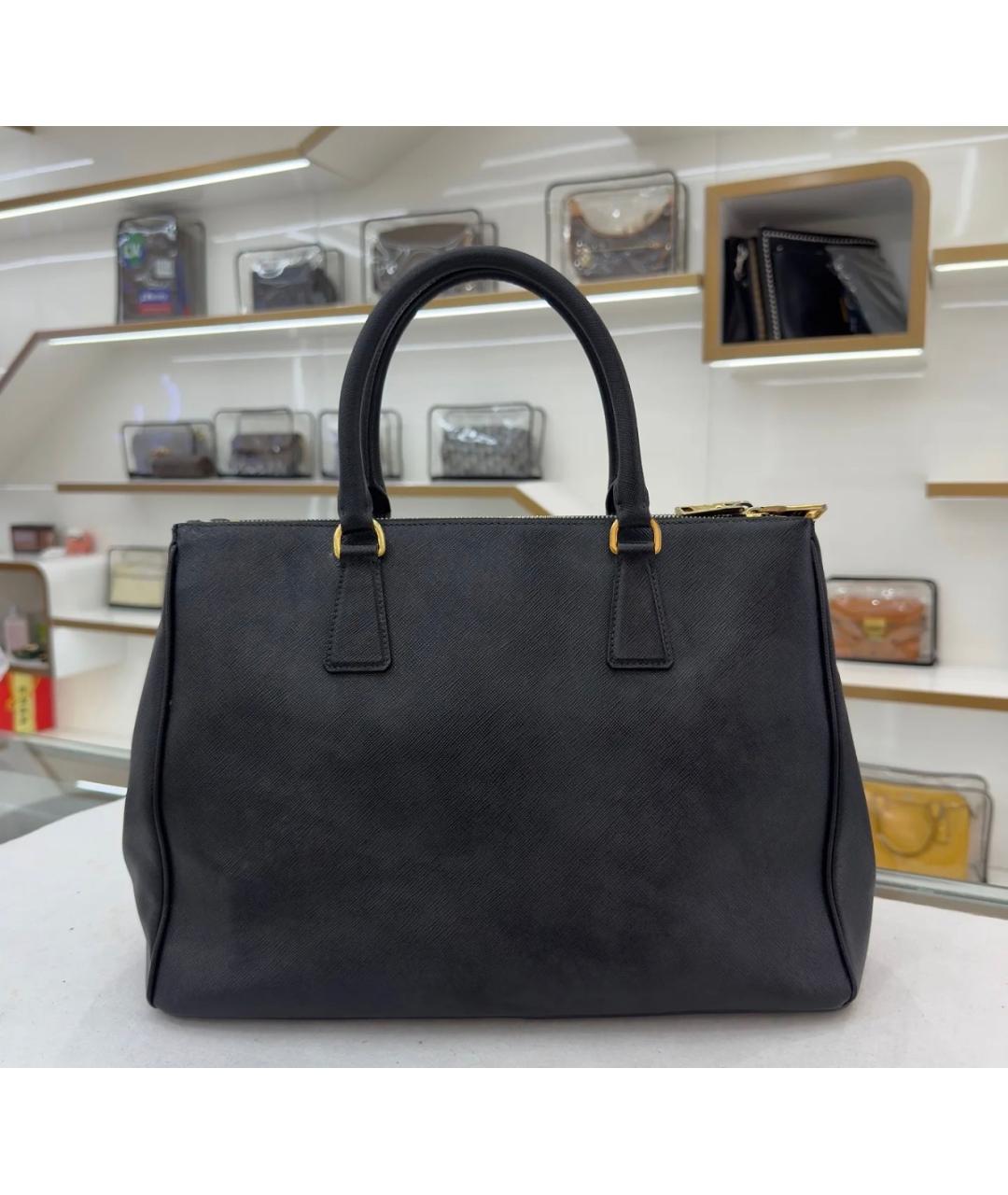 PRADA Черная кожаная сумка с короткими ручками, фото 3