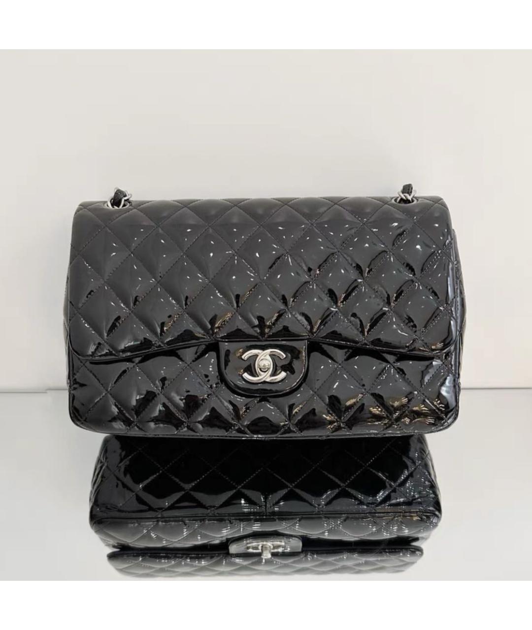 CHANEL Черная сумка через плечо из лакированной кожи, фото 2